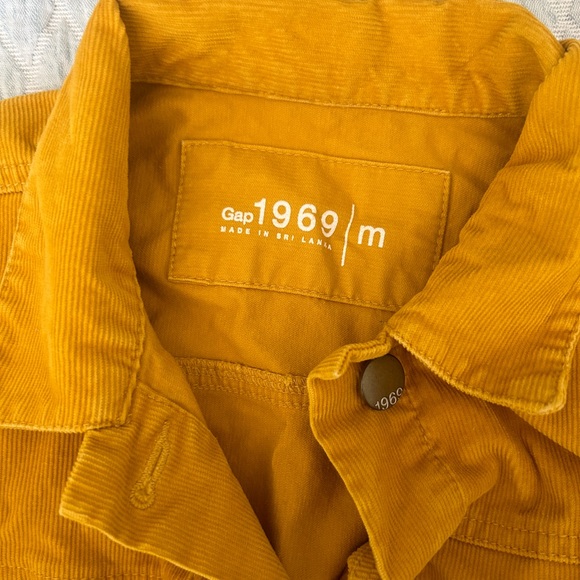 Gap Corduroy Yellow Jacket - Picture 2 of 4